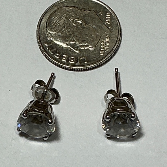 SAI Sterling Silver Stud Earrings - Picture 5 of 5